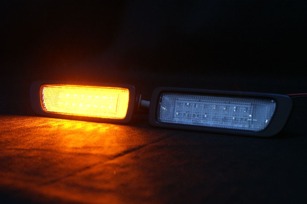 R33スカイライン用LEDフロントフェンダーウィンカーQJ-C3300です。