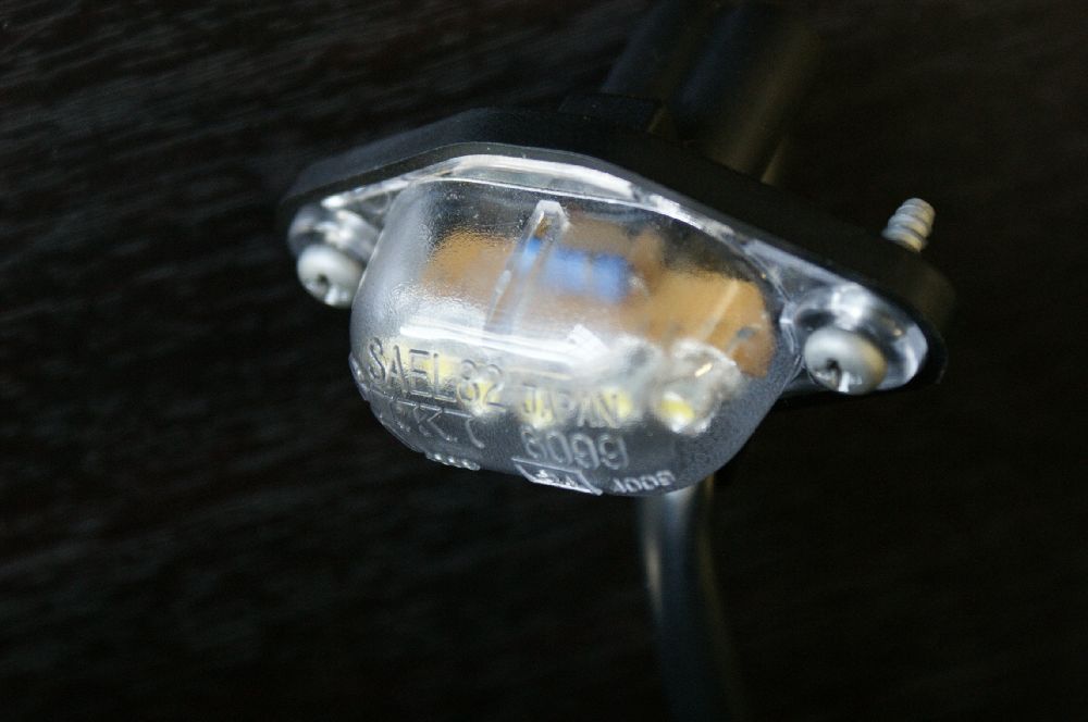R33スカイライン用LEDライセンス灯-QJ-R361
