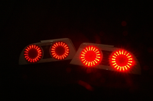 R33スカイライン4ドア後期純正加工LEDテールランプQJ-S303mvです。